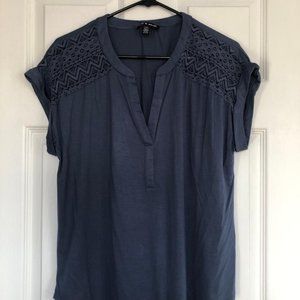 L Women's Lace-accented Top